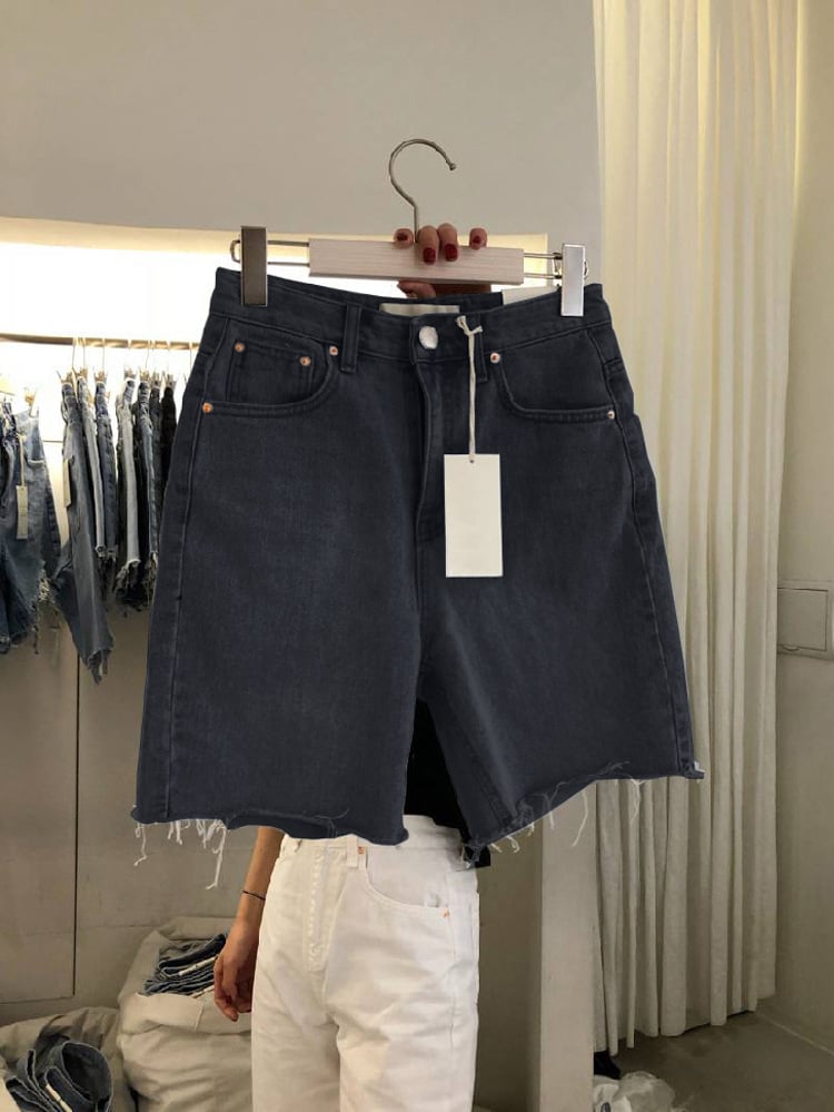 Chic Loose-Fit Denim Shorts